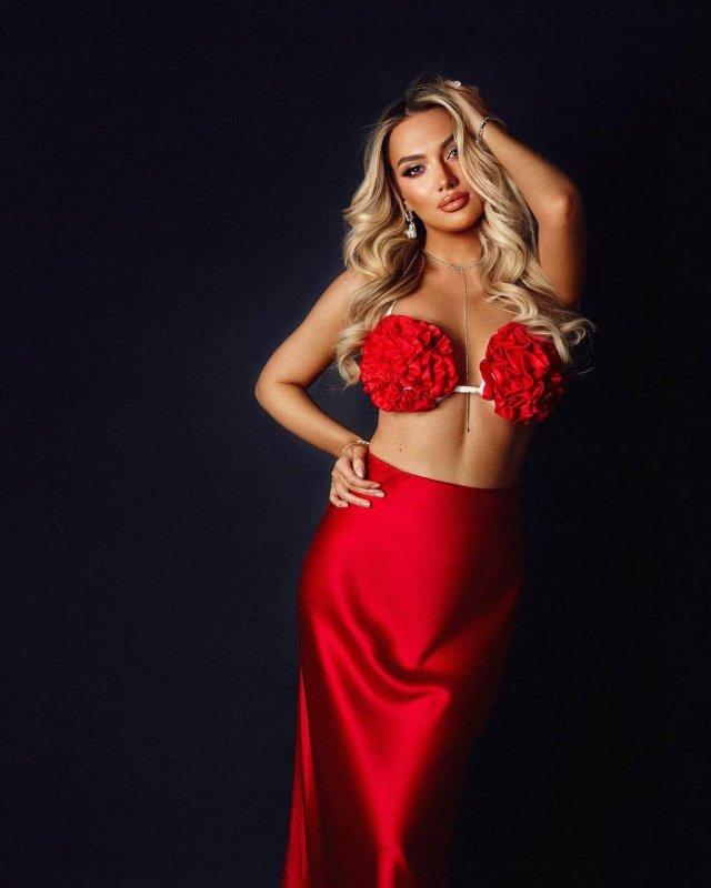 26-летняя россиянка Ксения Гнедина победила на конкурсе &laquo;Мисс Европа&raquo; в Бейруте