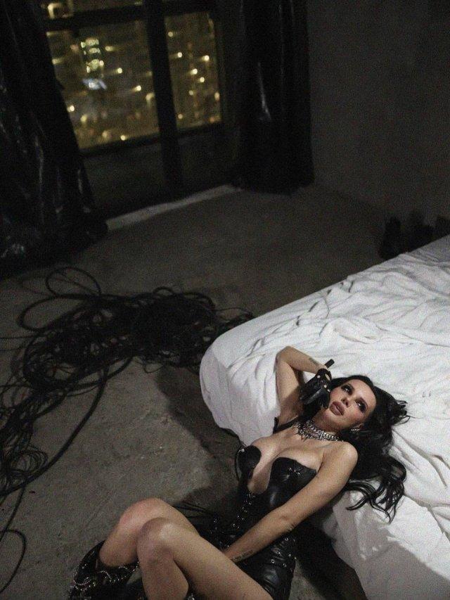 Самойлова пошла отжигать после развода с Джиганом: очень смелая фотосессия Оксаны