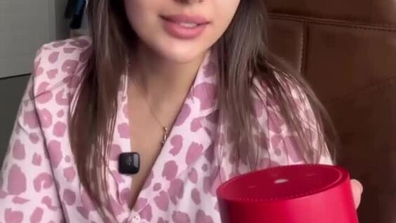 Девушка поделилась малоизвестными функциями умной колонки «Алиса»
Девушка поделилась малоизвестными функциями умной колонки «Алиса»