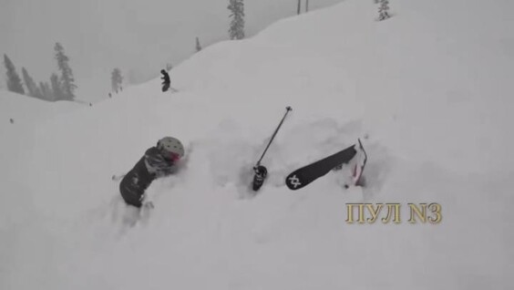 
        В&nbsp;США&nbsp;лыжники заметили мужчину, полностью погружённого в&nbsp;снег, и&nbsp;спасли его&nbsp;в&nbsp;последнюю секунду    