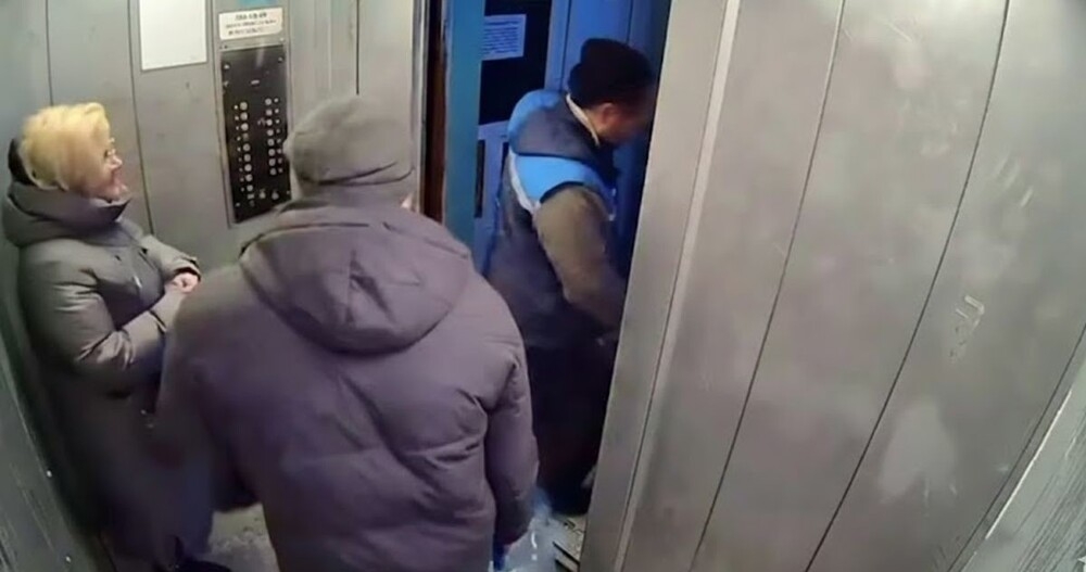 Лифт едва не придавил жителя Уфы
Лифт едва не придавил жителя Уфы