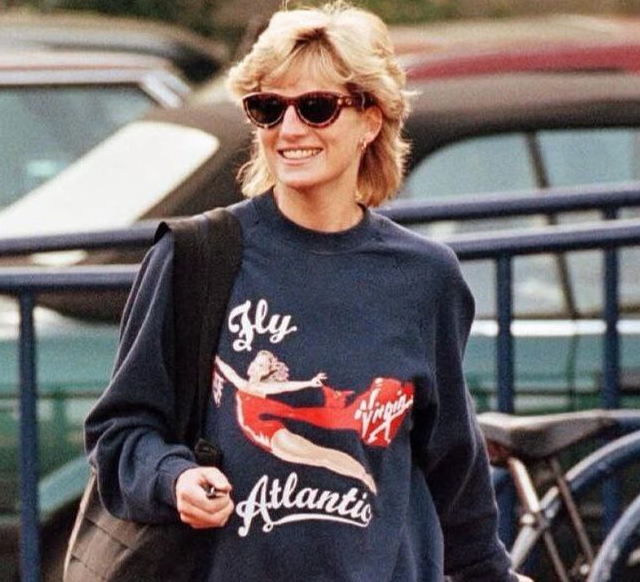 Возвращение легендарного лонгслива (4 фото + видео) Возвращение легендарного лонгслива (4 фото + видео)