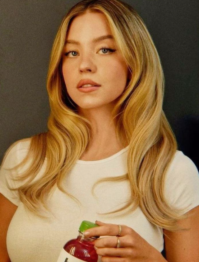 Сидни Суини станет &laquo;Эльвирой: Повелительницей тьмы&raquo;