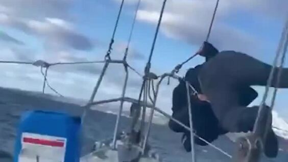 
        Когда ангел-хранитель работает в&nbsp;поте лица    