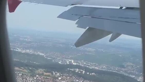 
        Ночевать прямо в&nbsp;самолете из-за задержки рейса пришлось пассажирам в&nbsp;Дании    