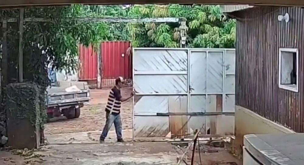 
        Последний рабочий день парагвайца    