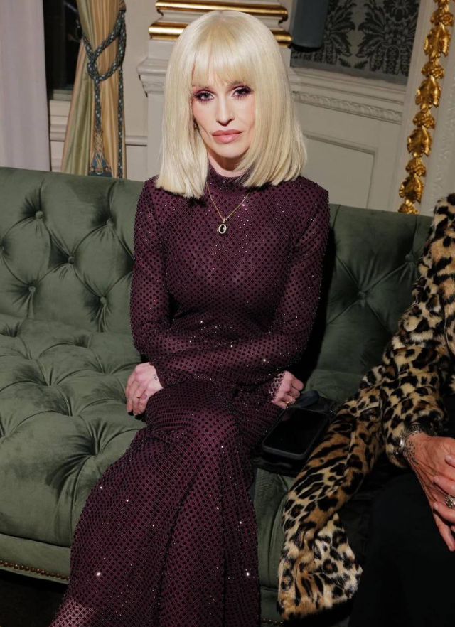 Келли Осборн уменьшается Келли Осборн уменьшается