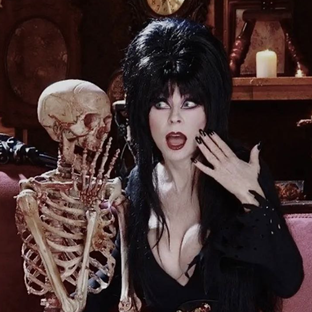 Сидни Суини станет &laquo;Эльвирой: Повелительницей тьмы&raquo;