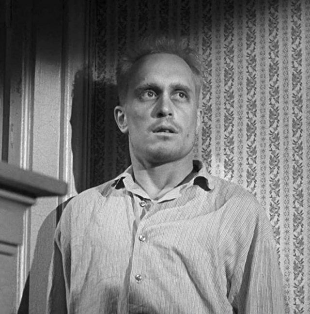 Умер актер Роберт Дюваль, известный по фильму "Крестный отец" Умер актер Роберт Дюваль, известный по фильму "Крестный отец"