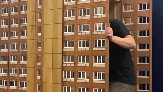 Шкаф в виде многоэтажного дома
Шкаф в виде многоэтажного дома