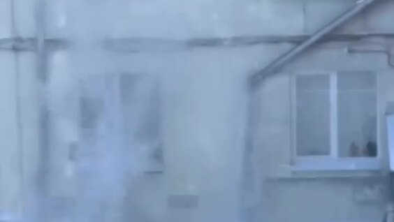 Борец с сосульками победил кондиционер в Нижнем Новгороде
Борец с сосульками победил кондиционер в Нижнем Новгороде