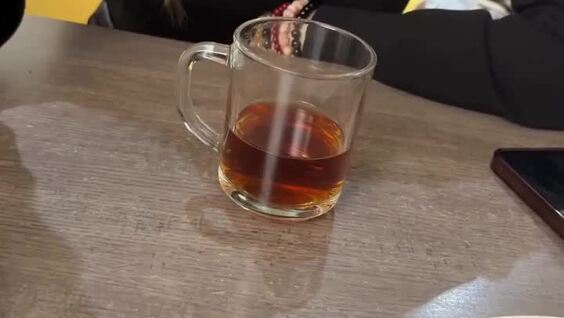 
        Он&nbsp;благодарит Вселенную за&nbsp;неё, она&nbsp;объясняет, чем&nbsp;особенная    