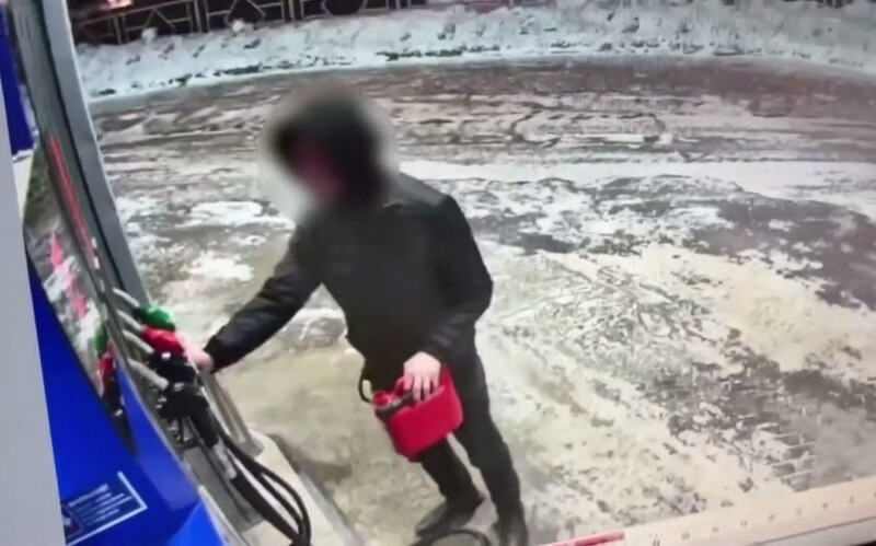 Подростки подожгли бензоколонки в Новосибирской области
Подростки подожгли бензоколонки в Новосибирской области