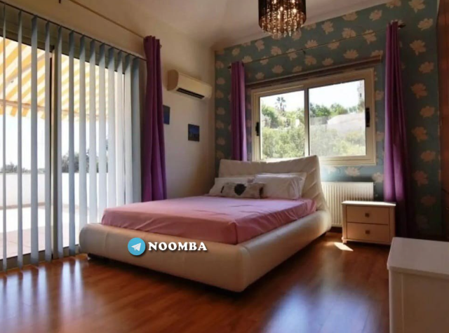 Александр Ревва продает свой роскошный особняк Александр Ревва продает свой роскошный особняк