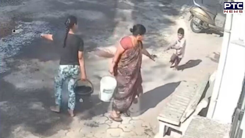 
        Бабушка облила кипятком неугомонного внука    