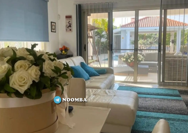 Александр Ревва продает свой роскошный особняк Александр Ревва продает свой роскошный особняк