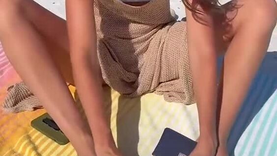 Как уберечь деньги и другие ценные вещи от пляжных воришек
Как уберечь деньги и другие ценные вещи от пляжных воришек