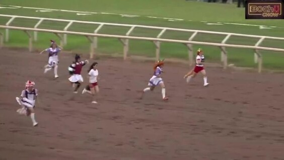 
        В&nbsp;Перу девушки устроили забег в&nbsp;костюмах героинь аниме    