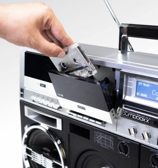 Ретро на новый лад: кассетный бумбокс с Bluetooth выходит на Kickstarter (5 фото + видео)