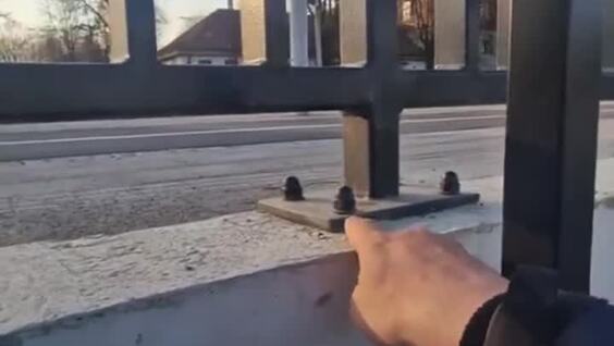 
        Житель Латвии недоволен    