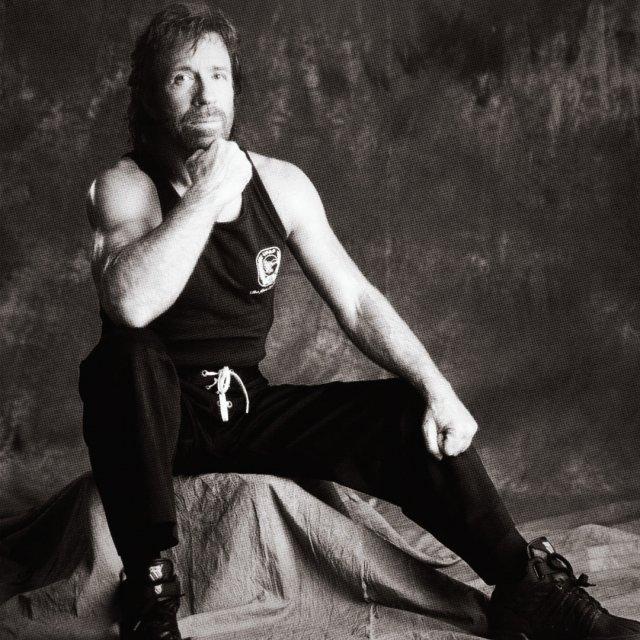 Умер Чак Норрис: лучшие фото легенды боевиков