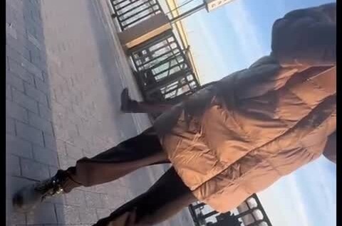 
        В&nbsp;Ростове-на-Дону прохожая набросилась на&nbsp;подростков, которые снимали танцевальное видео    