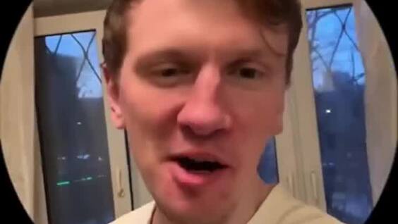 
        Когда самоирония сильнее бицепсов    