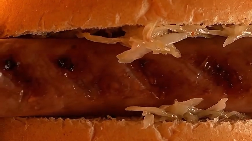 
        Необычная реклама хот-догов    