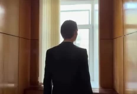 Бюджетный и актуальный ремейк "Матрицы"
Бюджетный и актуальный ремейк "Матрицы"