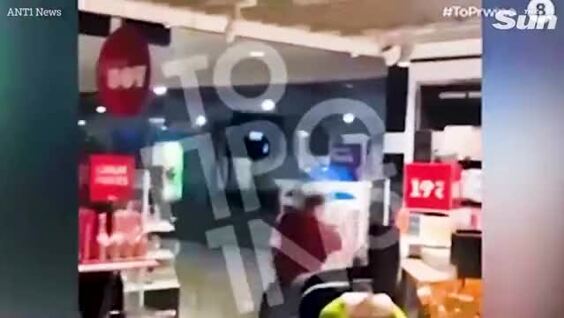 
        Турист опоздал на&nbsp;рейс и&nbsp;впал в&nbsp;ярость    