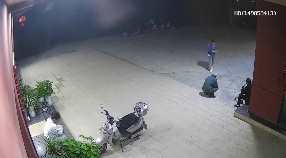 
        Внезапный "прилёт" в&nbsp;Китае    