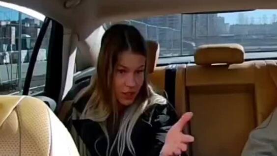 
        Конфликт между водителем такси и&nbsp;пассажиркой    