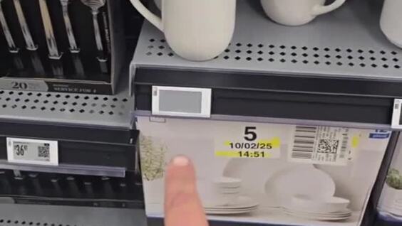 
        В&nbsp;США&nbsp;в&nbsp;магазинах цены на&nbsp;товары меняются прямо на&nbsp;глазах покупателей    