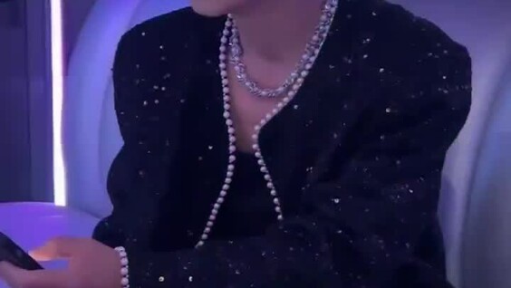 Сила макияжа: визажист кардинально изменил внешность отца
Сила макияжа: визажист кардинально изменил внешность отца