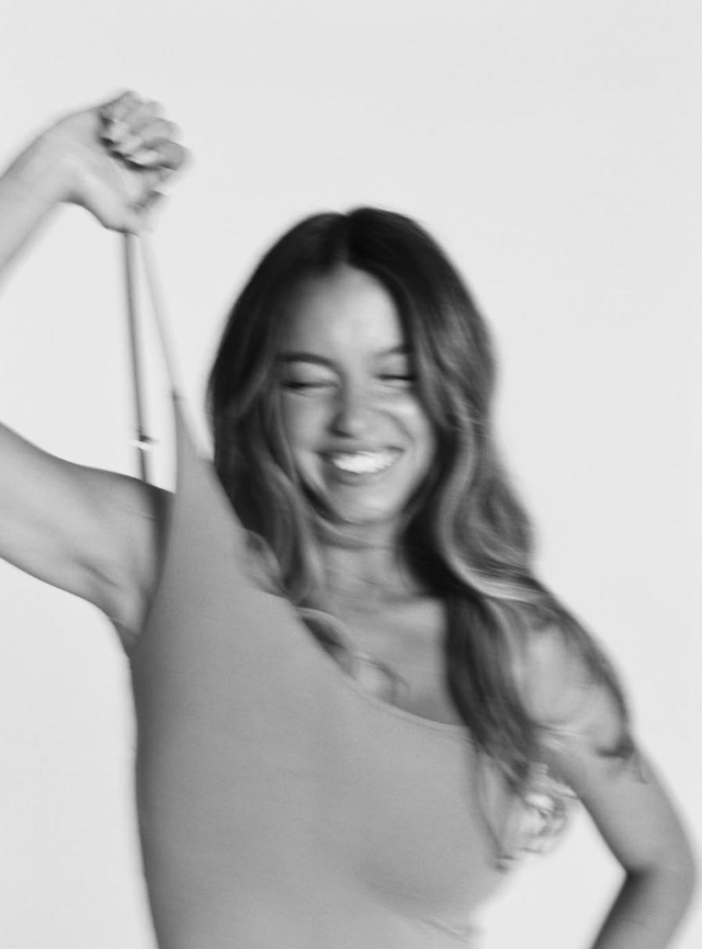 Сидни Суини в нижнем белье Syrn