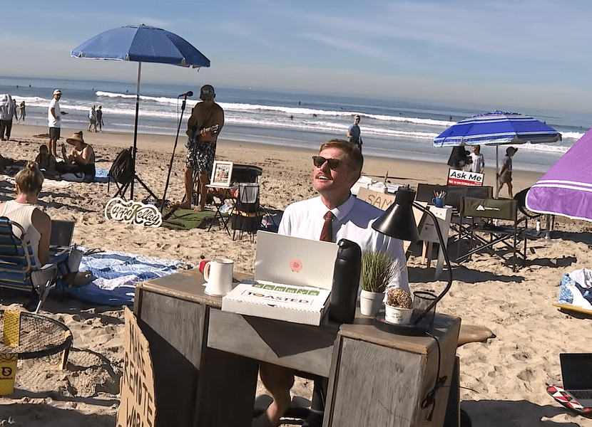 
        В&nbsp;США&nbsp;удалёнщики устроили офис прямо на&nbsp;пляже    