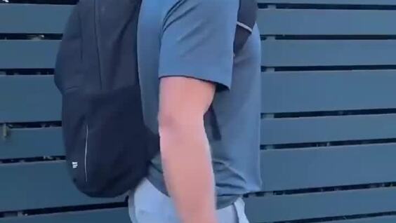 Как девушки и парни реагируют на комплименты
Как девушки и парни реагируют на комплименты