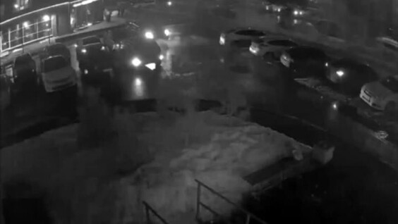 В Оренбурге фейерверк во дворе чуть не закончился трагедией
В Оренбурге фейерверк во дворе чуть не закончился трагедией