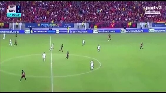 
        Футбольная команда повела в&nbsp;счете, ни&nbsp;разу не&nbsp;коснувшись мяча    