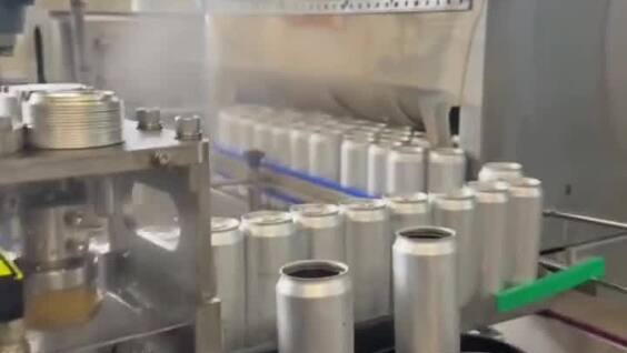 
        Владелец завода по&nbsp;безалкогольным напиткам рассказал о&nbsp;своём рабочем дне    