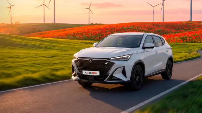 Changan CS35 Max оценили в Казахстане на 1,3 миллиона рублей дешевле, чем в России