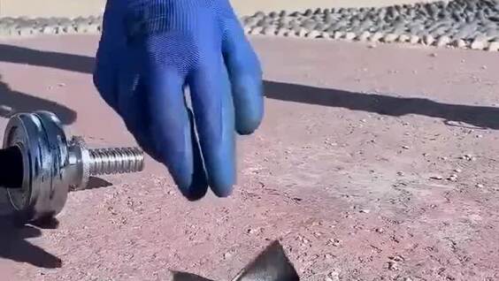 
        Китайский бренд доказал: их&nbsp;туфли практически неубиваемы    