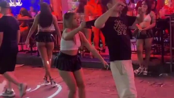 
        Русских туристов в&nbsp;Паттайе буквально атакуют местные ночные бабочки    