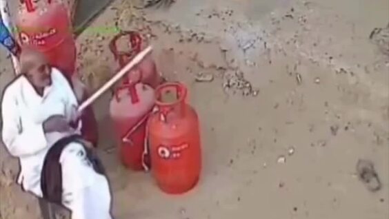 Сидеть вблизи газовых баллонов бывает крайне опасно
Сидеть вблизи газовых баллонов бывает крайне опасно