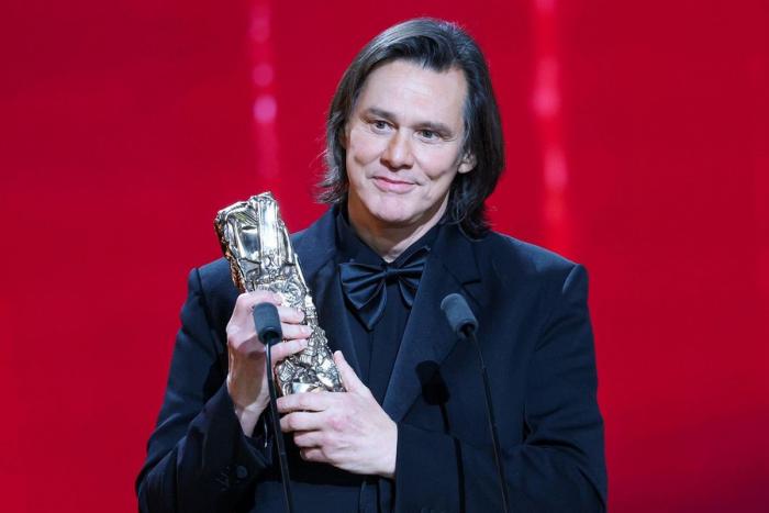 Новая теория заговора: Джим Керри давно умер, а вместо него на публике появляется клон