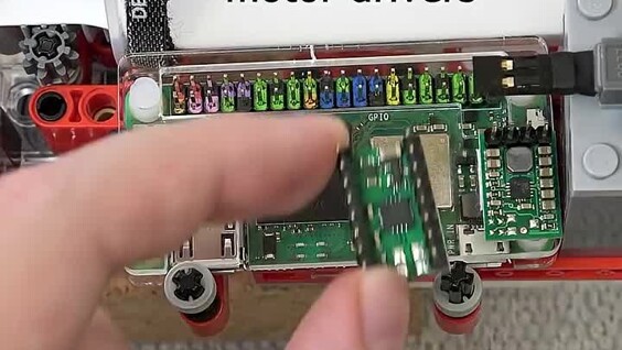 Как построить радиоуправляемую Lego‑субмарину
Как построить радиоуправляемую Lego‑субмарину