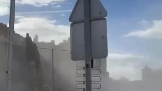 
        В&nbsp;Испании рухнула популярная башня средневекового замка на&nbsp;глазах у&nbsp;туристов    