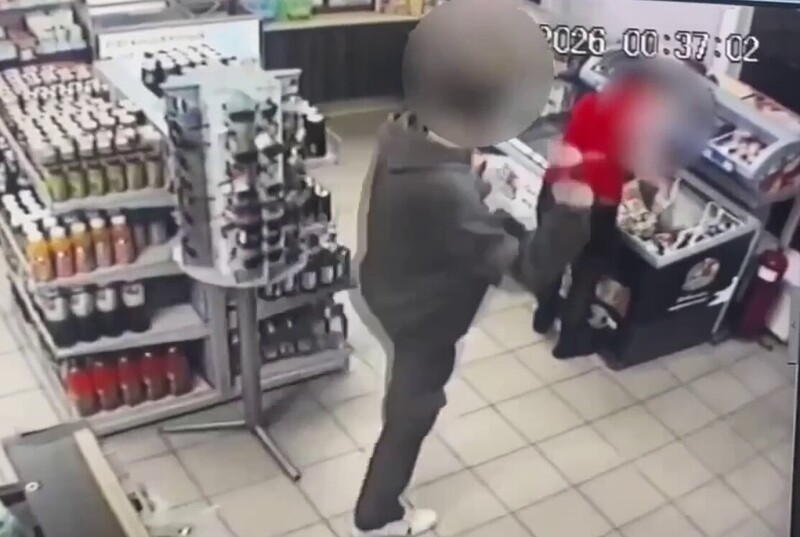 
        В&nbsp;Калининградской области 20-летний парень изрезал ножом сотрудницу заправки    