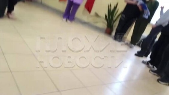 В московской школе учительница заставила ученика ползать по полу и хрюкать
В московской школе учительница заставила ученика ползать по полу и хрюкать