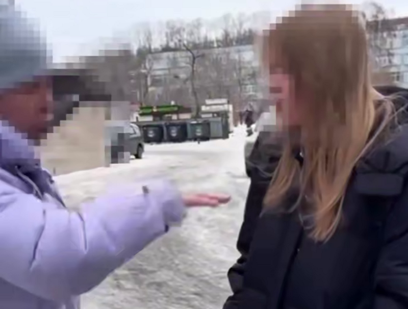 В Кемеровской области женщина отчитала школьницу за длинные ногти
В Кемеровской области женщина отчитала школьницу за длинные ногти